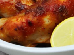 Ile kalorii ma pieczone udko z kurczaka?