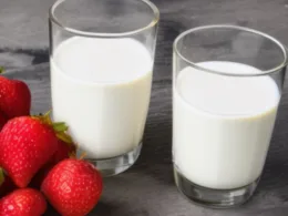 Ile kcal ma szklanka mleka?