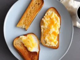 Ile kcal ma tost z serem?