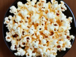 Popcorn ile kcal - ile kalorii ma popcorn?